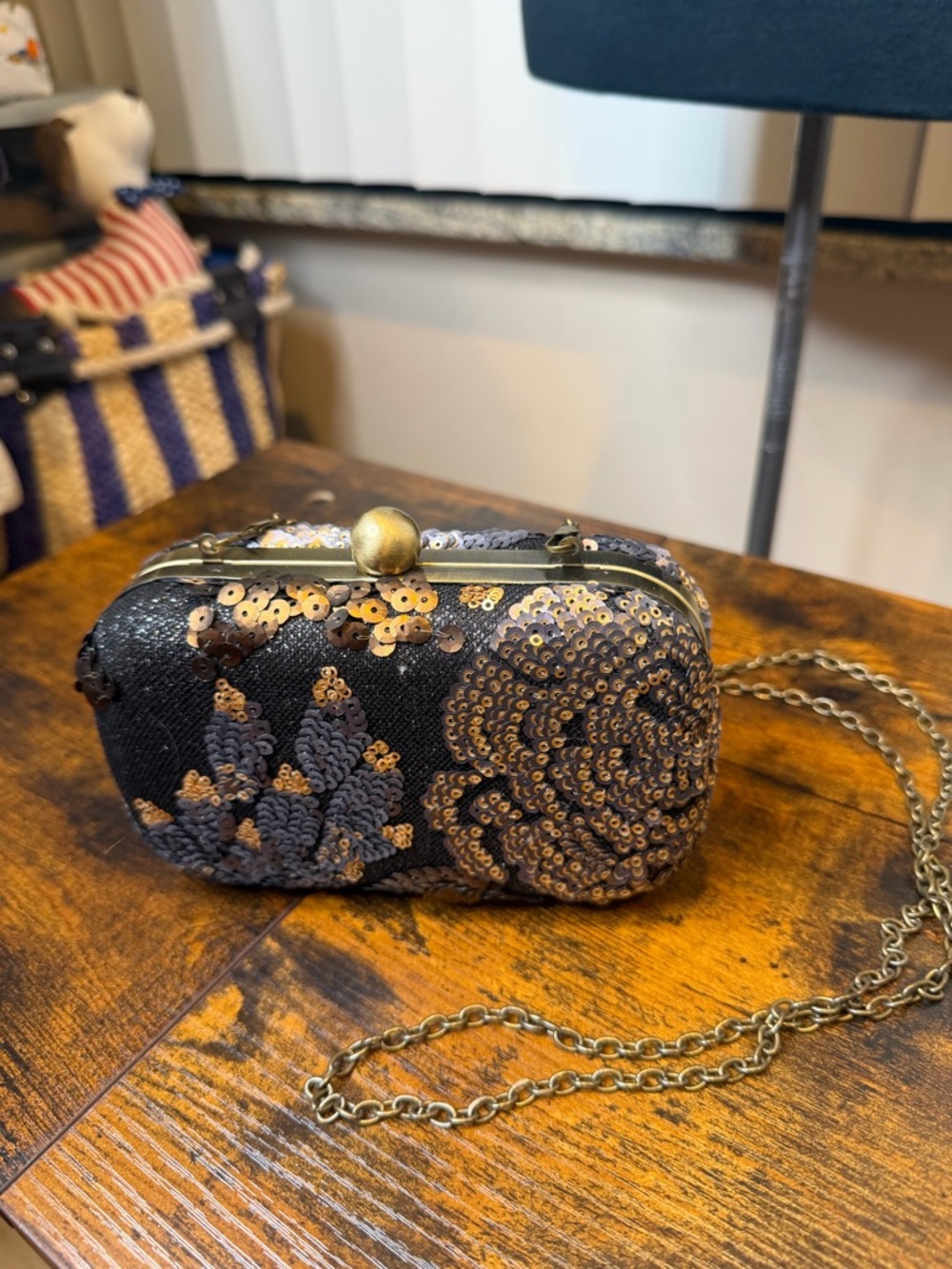 Darling Vintage Sequin Embellished Black Evening Clutch with Gold/Bronze Chain - Picture 3 of 12
